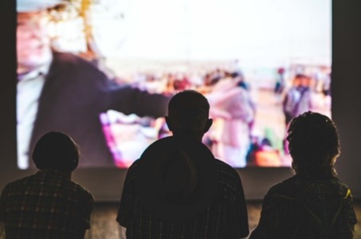 Pilih genre drakor yang pas. (Foto: Unsplash/Aneta Pawlik)