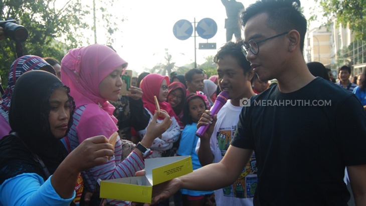 Gibran Perkenalkan Menu Baru Markobar di Car Free Day 
