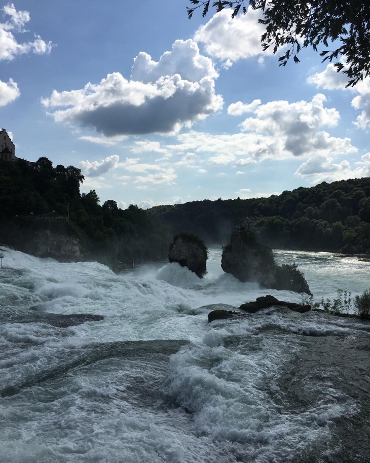 Air Terjun Rhine. (Foto: instagram.com/saraarifkhan)