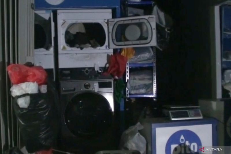 Mesin Uap Laundry Duren Sawit Meledak, Konsumen Jadi Korban Sampai Dilarikan ke RS