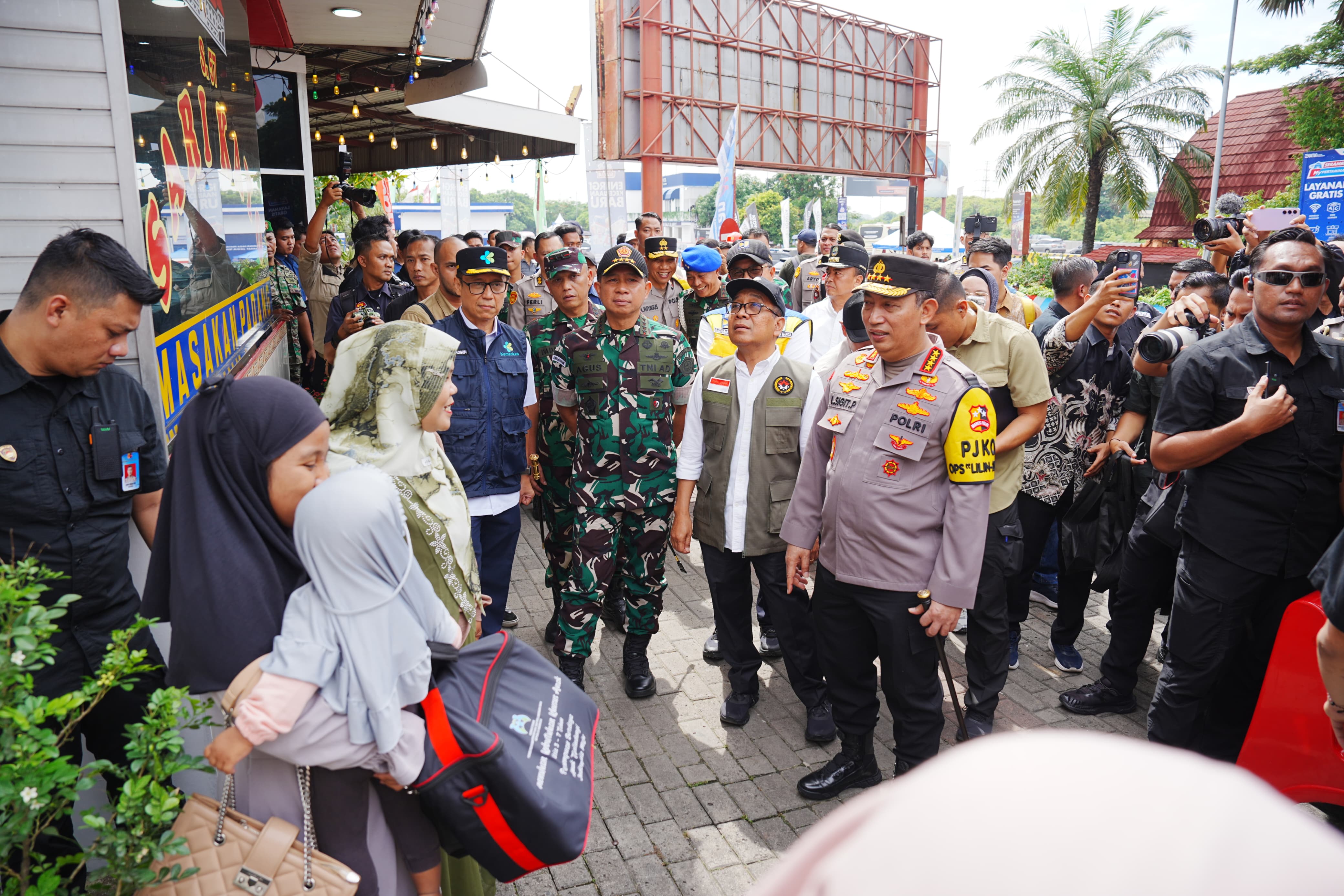 Kapolri Sebut Wisatawan Dipalak saat Liburan Nataru, Mayoritas di Jawa Barat