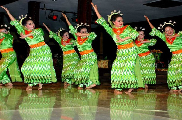 Hari Tari Dunia dalam Indonesia Menari dari Banua hingga Solo 