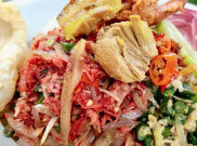 Rayakan Penampahan Galungan, Umat Hindu Bali Memasak Lawar nan Penuh Makna 