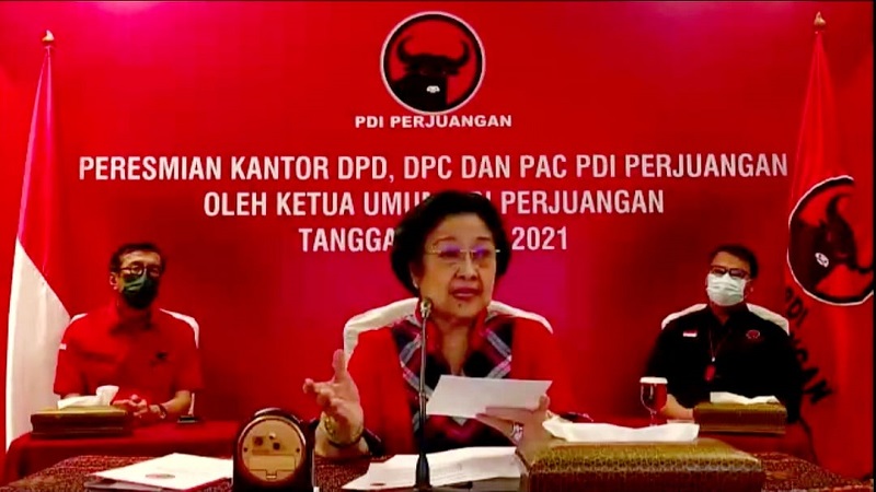 [Hoaks atau Fakta]: Megawati Marah Pada Jokowi Karena Lepas Baju Partai