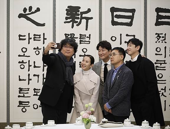 Warner Bros Akan Produksi Ulang Film Pemenang Oscar 'Parasite'