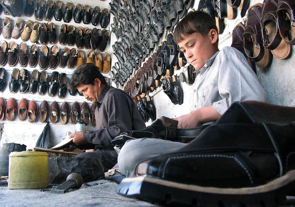 Peshawari Chappal, Sepatu Tradisional Pakistan Jadi Tren Muslim di Idul Fitri