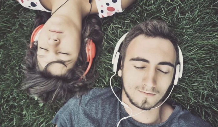 Ingin Tidur Lebih Nyenyak? Coba Dengarkan Lagu-Lagu Pengantar Tidur ini
