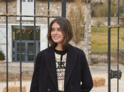 Gaya French Chic dalam Rancangan Busana Fall/Winter 2023 Ines de La Fressange