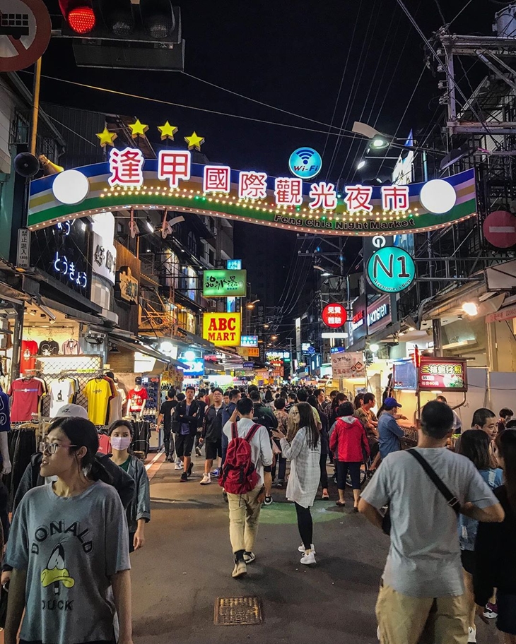 Feng Chia Night Market. (Foto: instagram.com/henryseow.93)