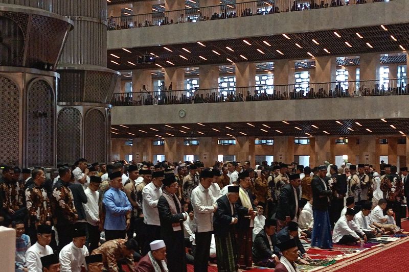 Presiden Jokowi, Wapres, dan Sejumlah Menteri Salat Idulfitri di Masjid Istiqlal
