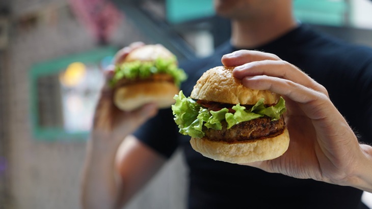 Susah Berhenti Ngunyah? Bisa Jadi Kamu Menderita 'Binge Eating Disorder'