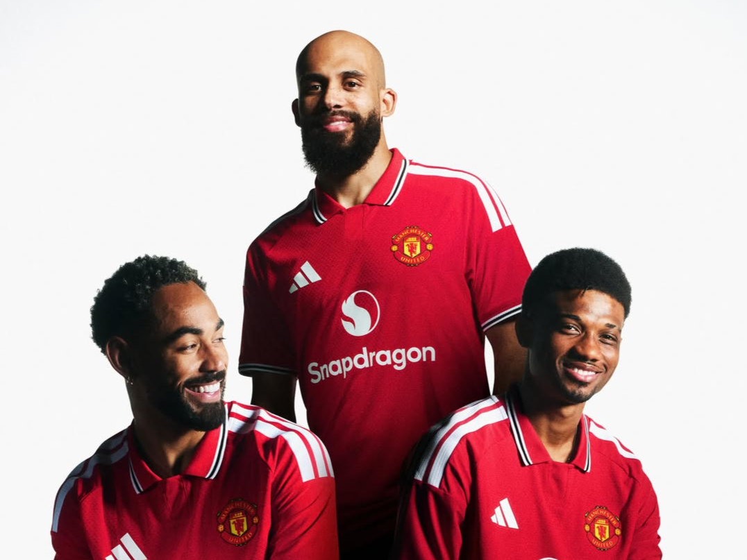 Manchester United Rilis Jersey Kandang 2026/27, Desain Retro 70-an Bikin Fans Jatuh Hati!