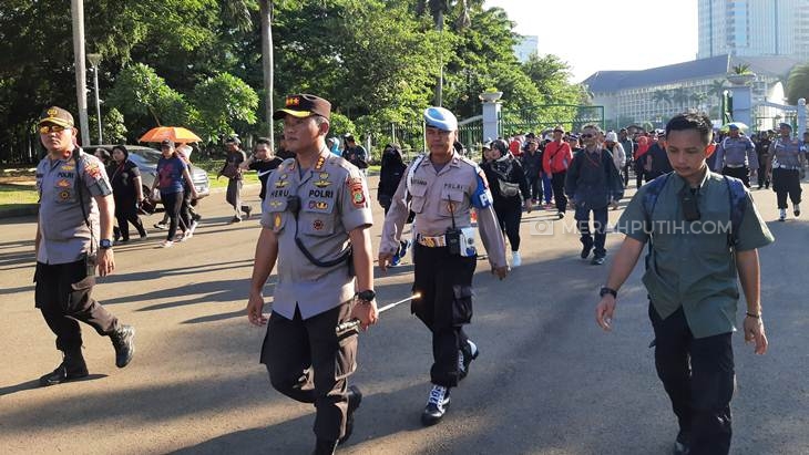 Antisipasi Terjadi Gesekan, Massa Jakarta Bergerak Dikawal Keluar Lewat Monas