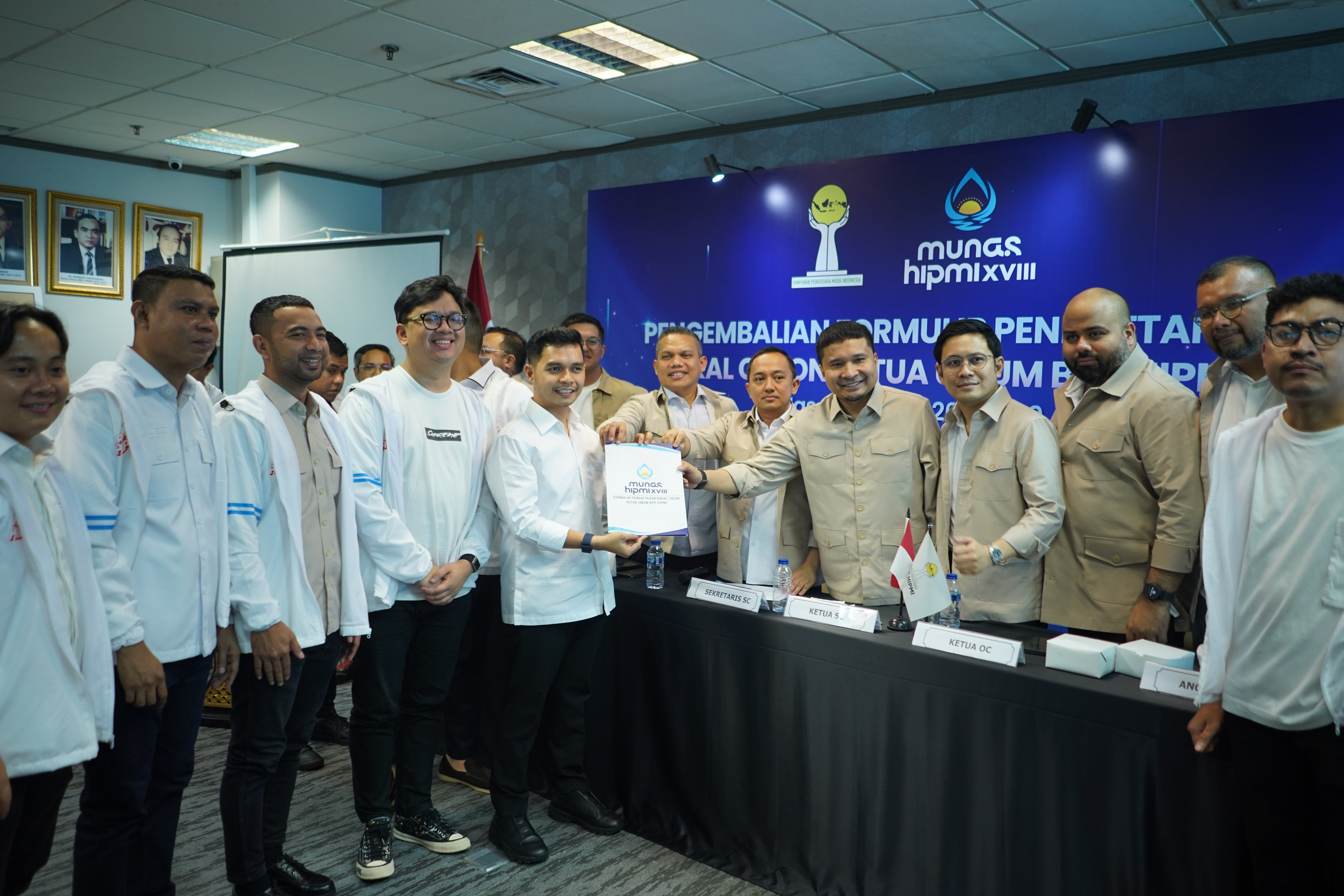 Maju Jadi Caketum HIPMI, Reynaldo Bryan Serahkan Berkas Pendaftaran