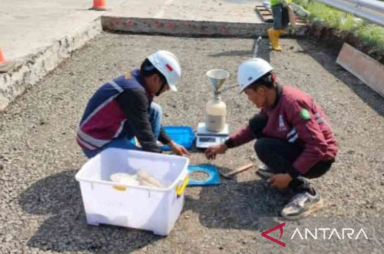 Jelang Lebaran, Jasa Marga Rekonstruksi Tiga Titik Jalan Tol Jakarta-Cikampek