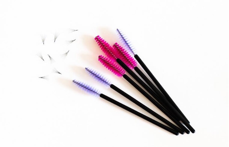 Hati-hati para Perempuan, Ini 3 Risiko yang Bisa Terjadi Akibat 'Eyelash Extension'