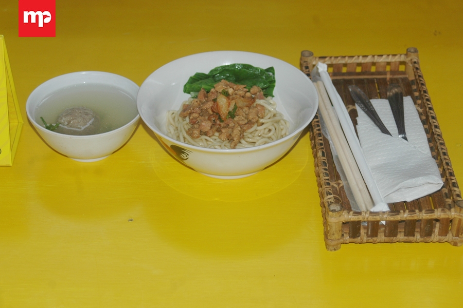 Bakso Desa Suguhkan Mozarella di Dalam Bakso