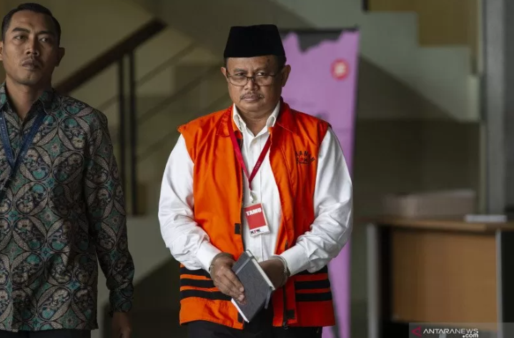 Terima Suap Rp3,9 Miliar, Bupati Indramayu Supendi Dituntut 6 Tahun Penjara