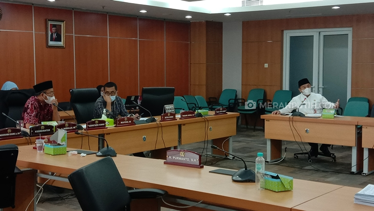   Komisi A DPRD DKI Jakarta menilai kinerja Gubernur Anies Baswedan lamban dalam membuat jadwal baru seleksi jabatan eselon II. (Foto: MP/Asropih)