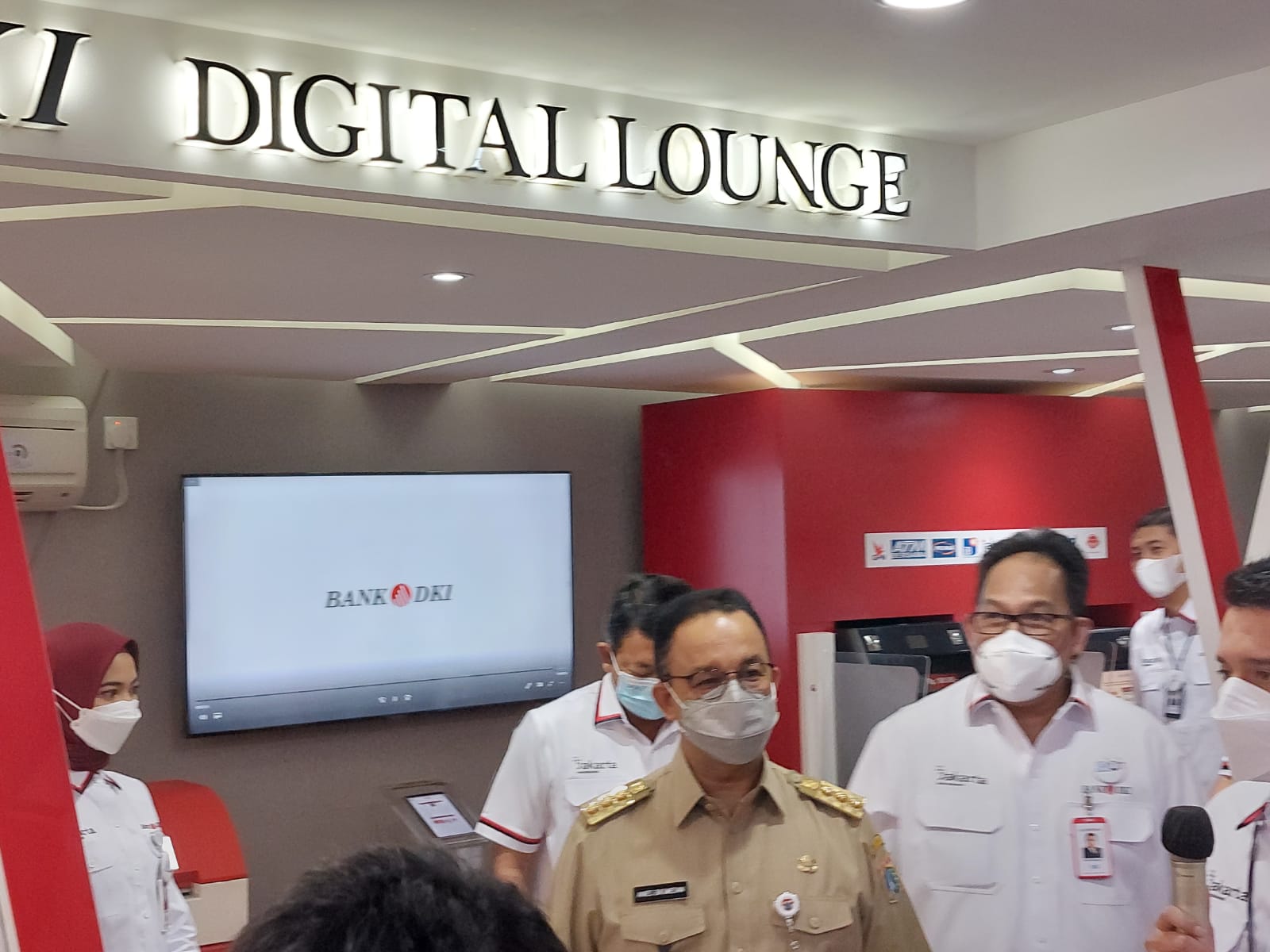 Anies Minta Bank DKI Ciptakan Ekosistem Modern untuk Nasabah Sampai UMKM