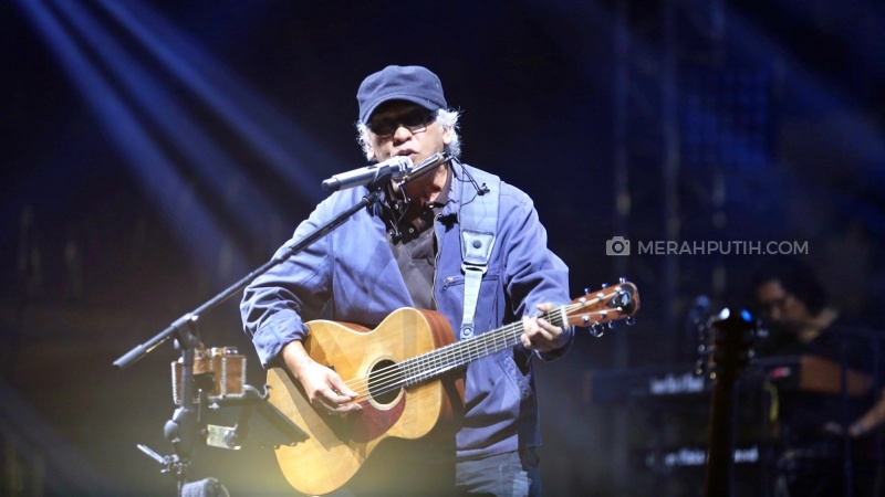 Tak Masuk Daftar Penampil, Iwan Fals Jadi Kejutan di Synchronize Fest 2019