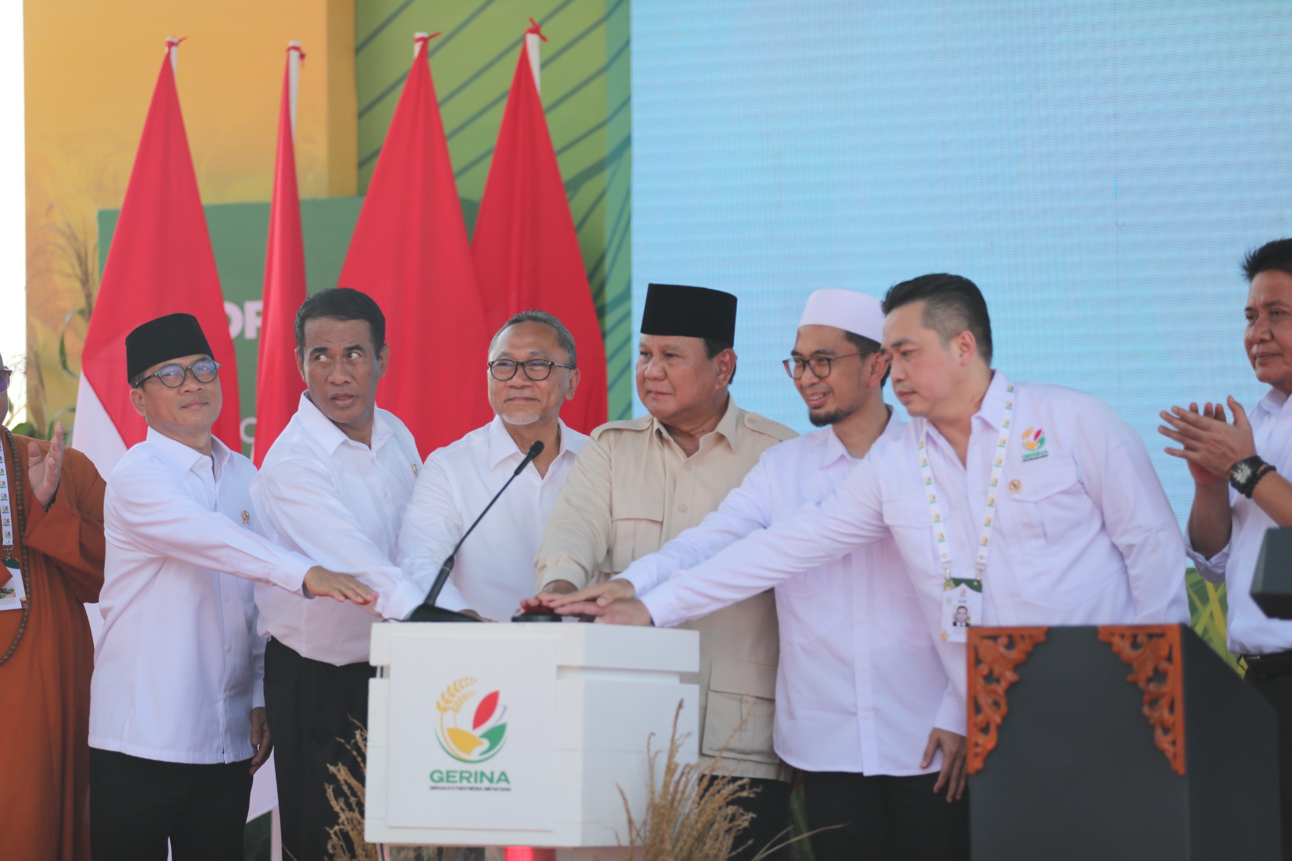 Ustaz Adi Hidayat Jadi Inisiator Gerakan Indonesia Menanam, Diresmikan oleh Prabowo