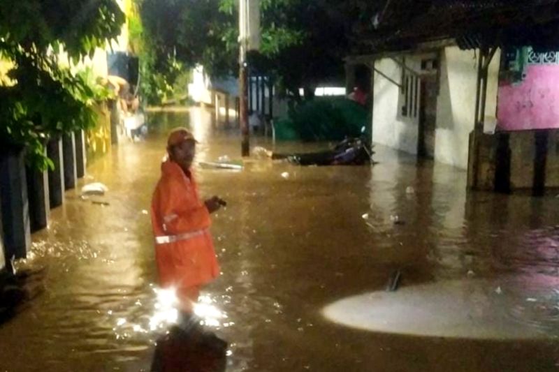 Sabtu (25/5) Pagi, 16 RT di Jakarta Tergenang Air