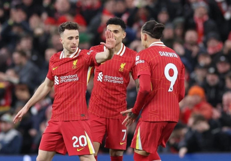 Kuasai Klasemen Premier League, Arne Slot Minta Liverpool Tak Remehkan Lawan