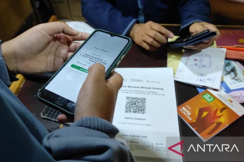 Kemenperin Sebut Baru 5 Persen Pengecer Minyak Goreng Cetak QR Code PeduliLindungi