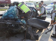 Seruduk Pantat Truk Penumpang Suzuki Baleno Tewas