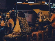 Gegayaan Pakai Celana Pendek ke Tongkrongan di Negeri Aing