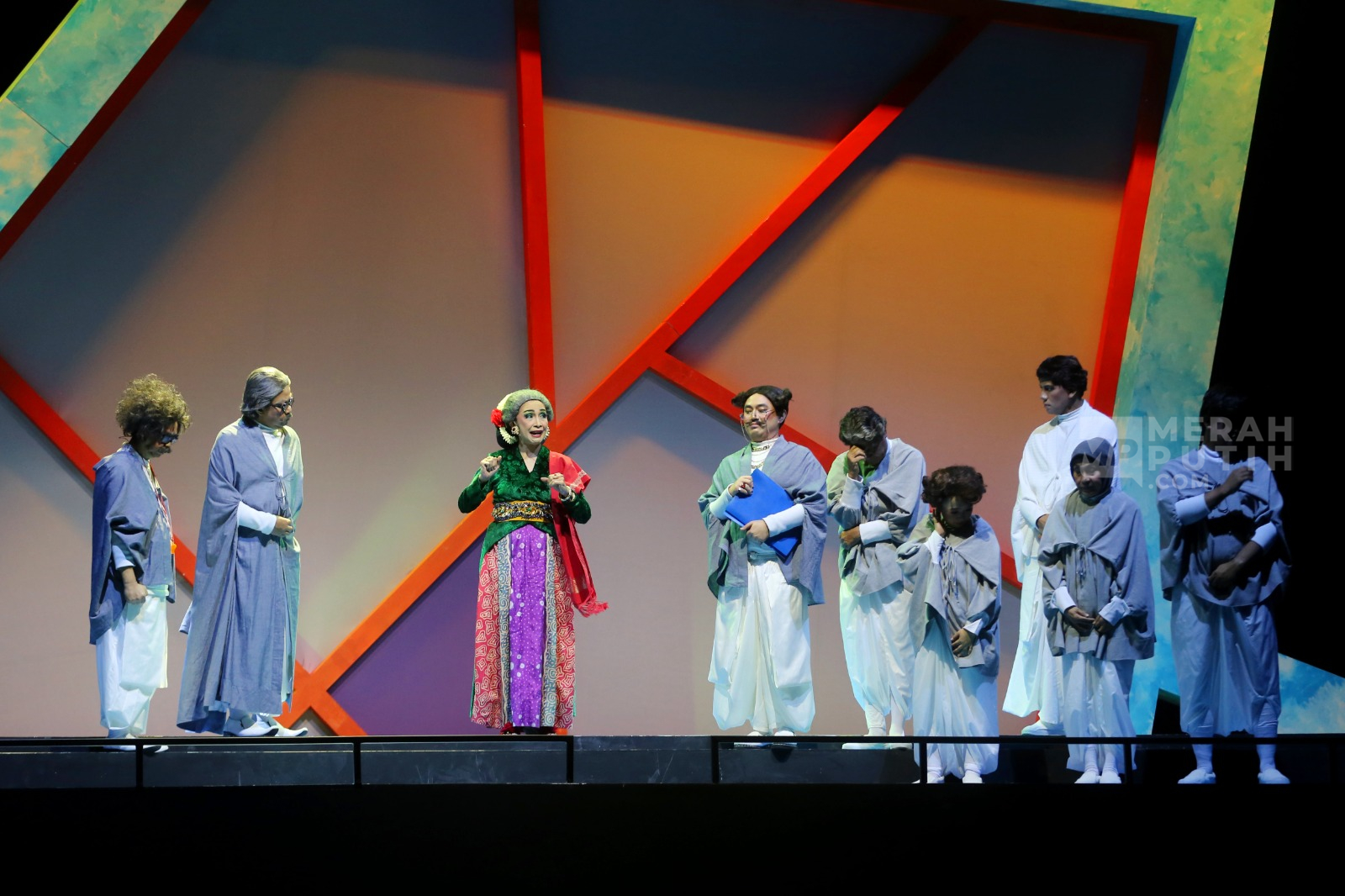 Teater Koma Pentaskan Rumah Sakit Jiwa, Kritik Tajam atas Relasi Kuasa dan Kemanusiaan