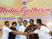 Transjakarta Pasarkan Bahan Pokok di Halte