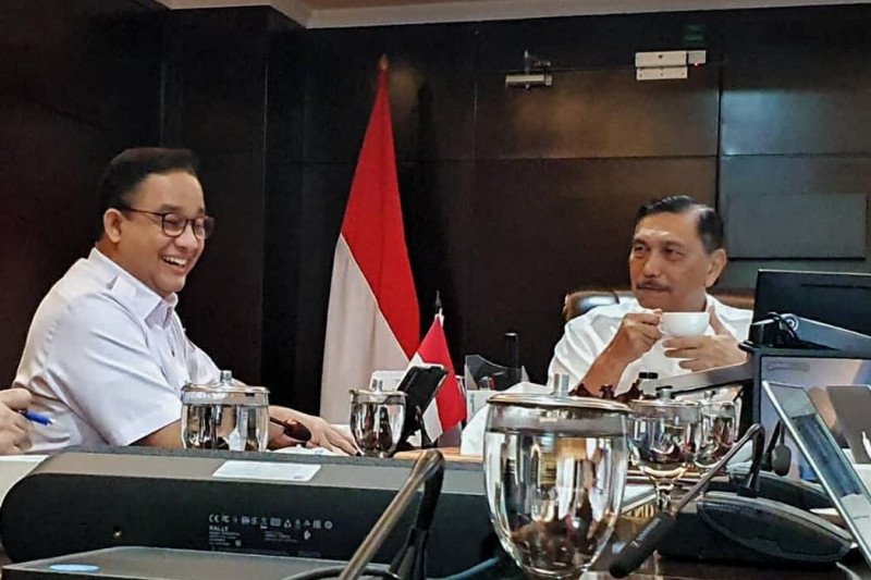 Kutip Lagu Iwan Fals, Gerindra Sambut Baik Kemesraan Anies dan Luhut