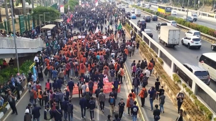 Demo mahasiswa depan Gedung DPR/MPR Jakarta, Senin (23/9) (MP/Kanugrahan)