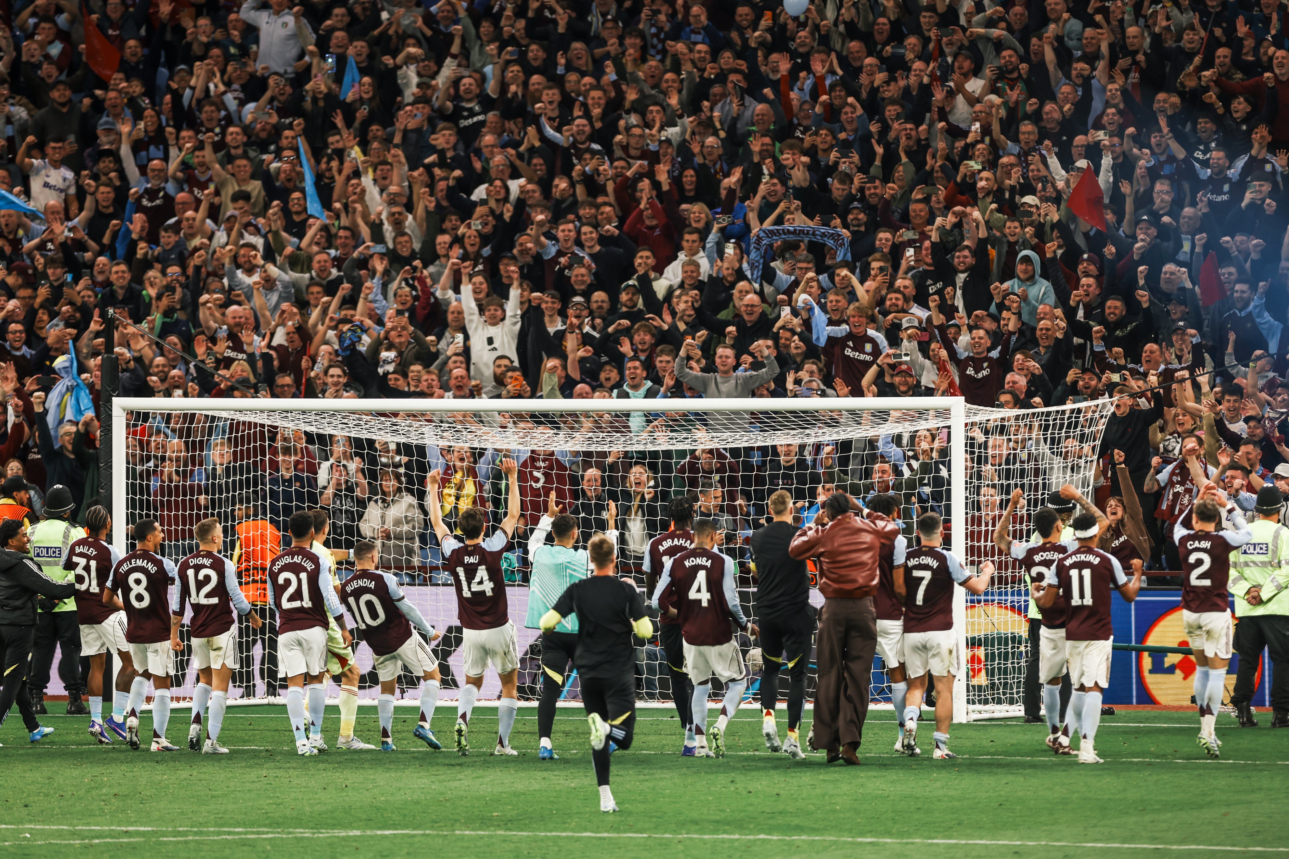 Hasil Leg 2 Semifinal Liga Europa: Aston Villa Sikat Nottingham Forest 4-0, Freiburg Menang 3-1 atas Braga