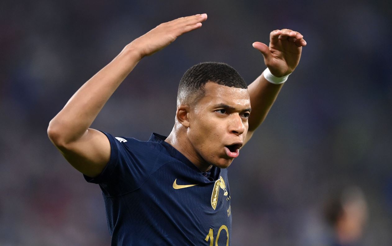 Mbappe Bawa Perancis ke-16 Besar