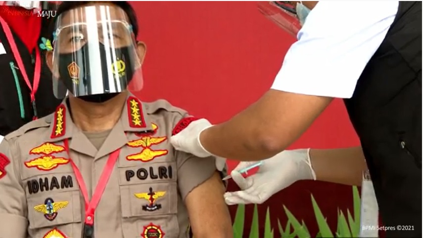 Kapolri dan Panglima TNI Perintahkan Anak Buahnya Tak Takut Divaksin Corona