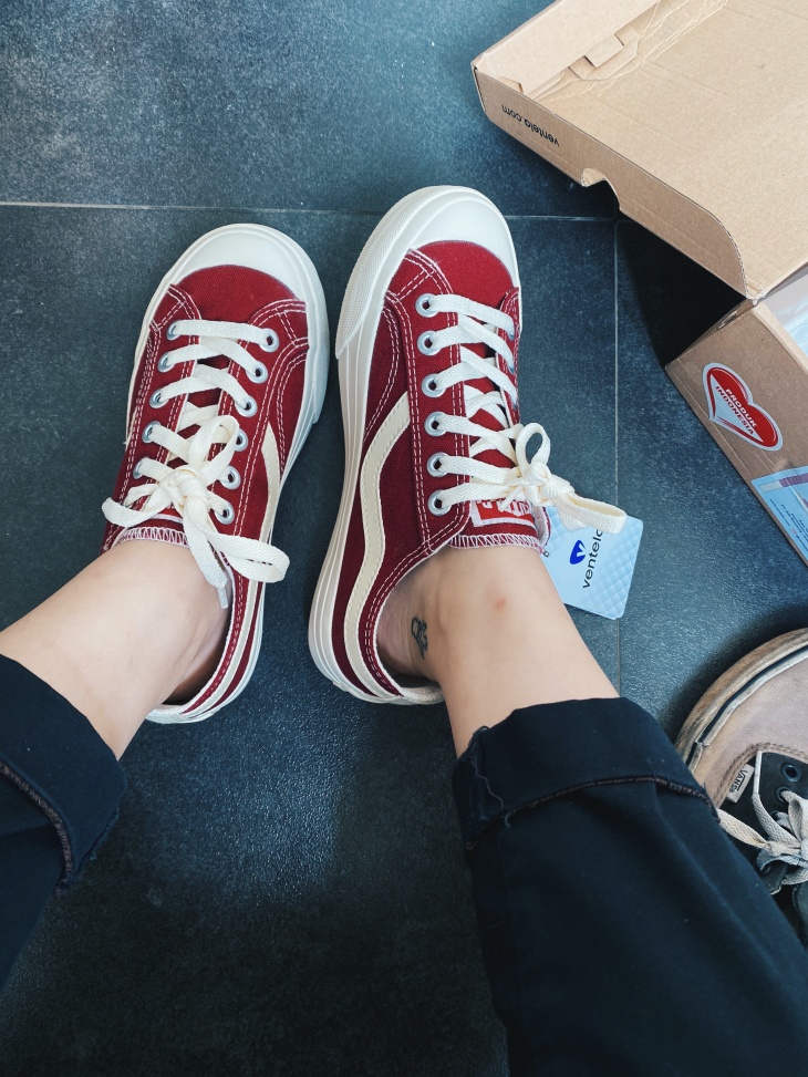 Ventela, sepatu asal Bandung yang sedang hits di kalangan anak muda. (Foto MP/Shenna)