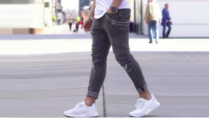 Alas Kaki Stylish Biar Ganteng Maksimal di Musim Kemarau