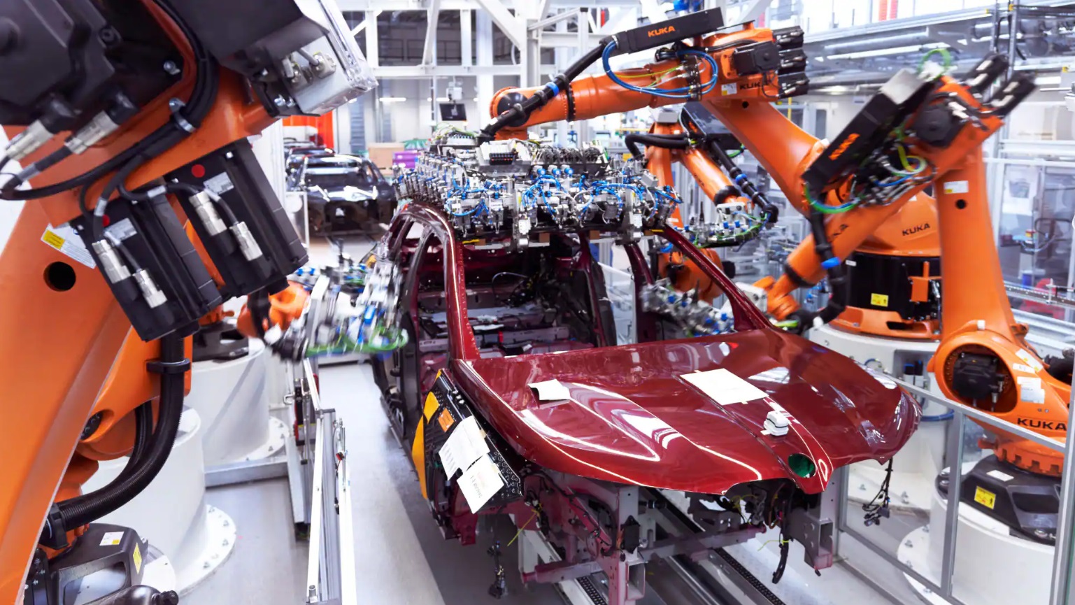 BMW Bakal Andalkan Robot Humanoid di Pabriknya