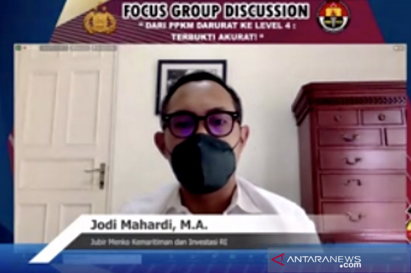 Tangkapan Layar Juru Bicara Menteri Koordinator Bidang Maritim dan Investasi (Menko Marves) Jodi Mahardi memberi paparan pada acara "FGD" yang digelar oleh Divisi Humas Mabes Polri secara virtual sebagaimana diikuti di Jakarta, Kamis (12/8/2021). ANTARA/Genta Tenri Mawangi