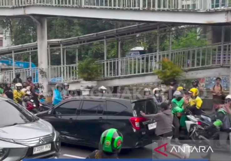 Ada Cewek Misterius di Mobil Calya Ugal-ugalan Gunung Sahari, Siapa Dia?