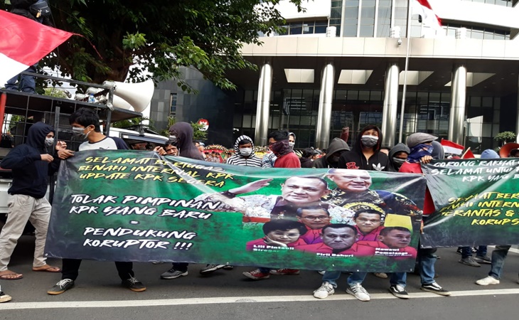 Massa Corong Rakyat desak Pegawai KPK yang tolak jadi ASN segera angkat kaki dari KPK