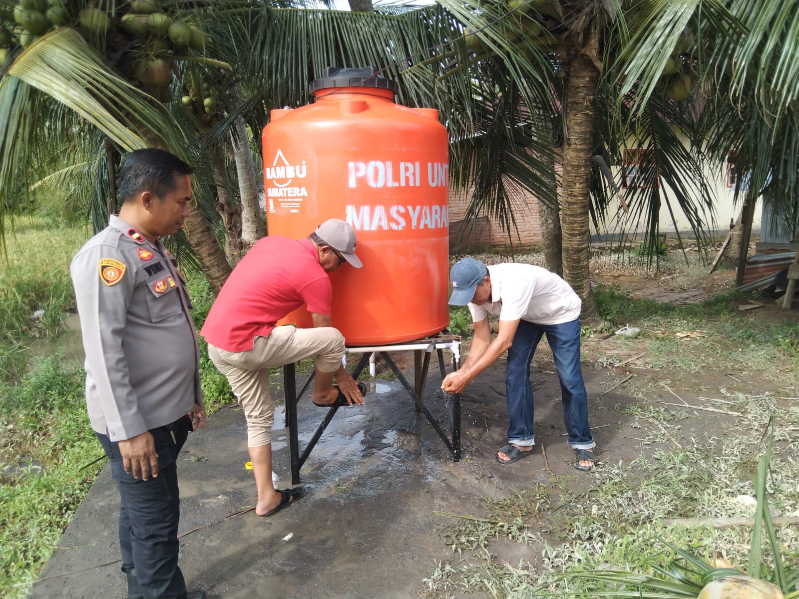 Polri Percepat Pemulihan Pascabencana di Padang Pariaman, Fokus Bangun Tandon Air Bersih dan Jembatan
