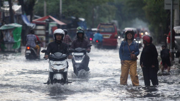 Diguyur Hujan Lebat Kawasan Peternakan Kapuk Jakarta Terendam Banjir Setinggi 50 Cm 
