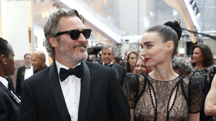 Phoenix dan tunangannya Mara akan ikutserta dalam The End of Medicine. (Foto Deadline)