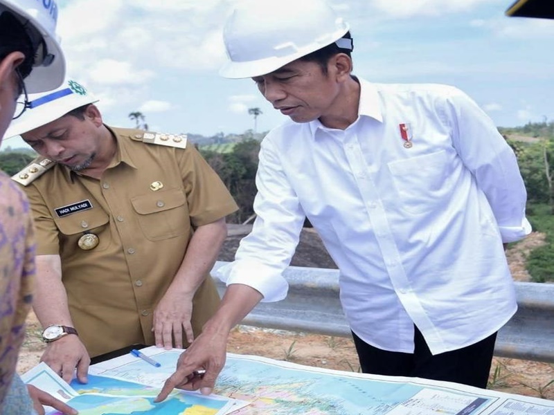Presiden Jokowi melihat lokasi calon ibu kota negara
