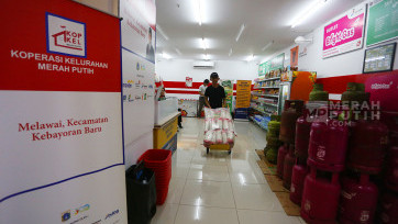 Pemerintah Siapkan Koperasi Desa Merah Putih untuk Perkuat Layanan Distribusi Bansos 