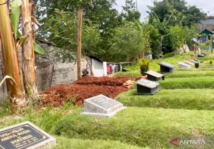 Siang Ini, Alvaro Korban Pembunuhan Ayah Tiri Dimakamkan di Tanah Wakaf Bintaro